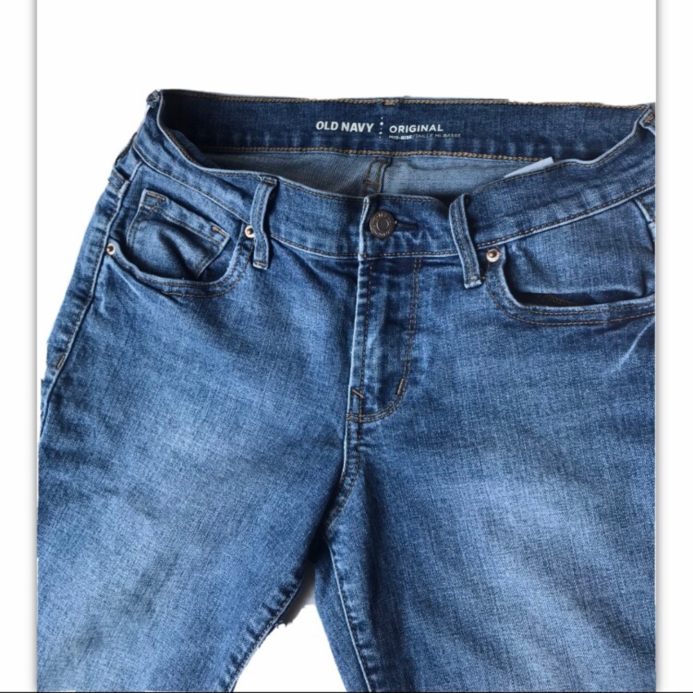 Mid-rise jeans